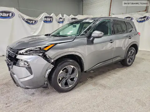 5N1BT3BA9RC702669 — 2024 Nissan Rogue, Передняя часть, фото до ремонта