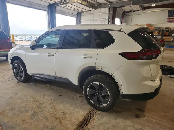 JN8BT3BB4SW174559 — 2025 Nissan Rogue, фото 2 с аукциона Copart, Задняя часть