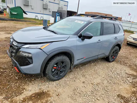 5N1BT3BB2SC775042 — 2025 Nissan Rogue, Задняя часть, фото до ремонта