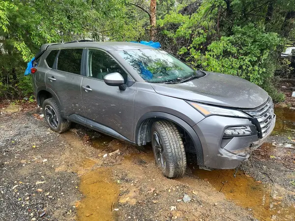 JN8BT3BB4SW418078 — 2025 Nissan Rogue, фото 4 с аукциона Copart 28.09.2026, Повреждения со всех сторон