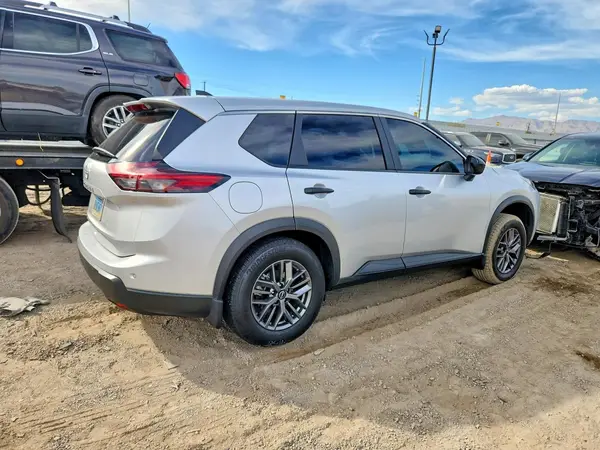 5N1BT3AA5SC823920 — 2025 Nissan Rogue, фото 3 с аукциона Copart, Боковая часть