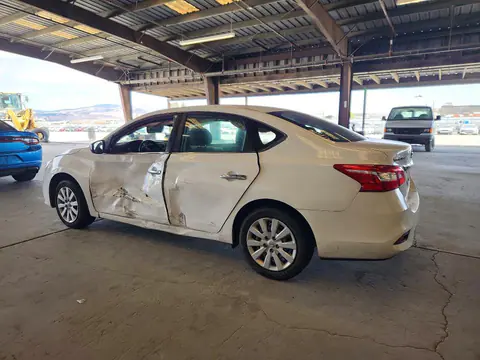 2018 Nissan Sentra VIN 3N1AB7AP4JY243758 фото 2