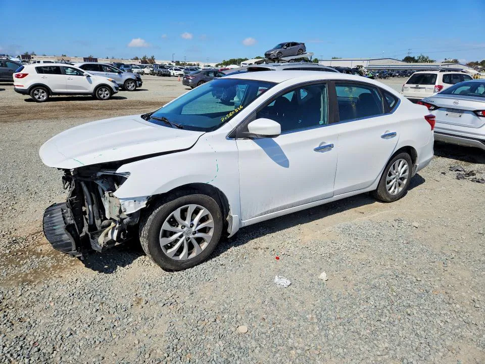 2018 Nissan Sentra VIN 3N1AB7AP0JL639277 фото 1