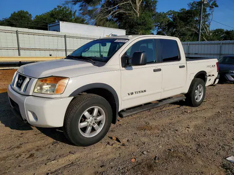 1N6BA0EC9CN303436 — 2012 Nissan Titan, Задняя часть (Rear End), фото до ремонта