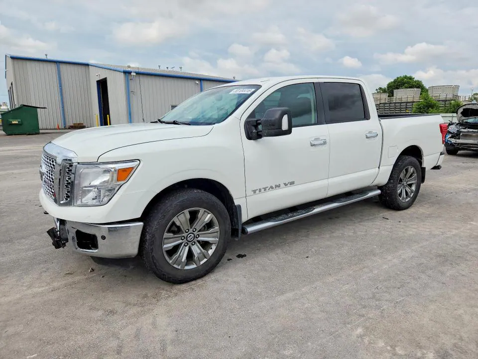 2018 Nissan Titan VIN 1N6AA1E56JN513749 фото 1