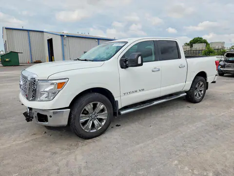 2018 Nissan Titan VIN 1N6AA1E56JN513749 фото 1