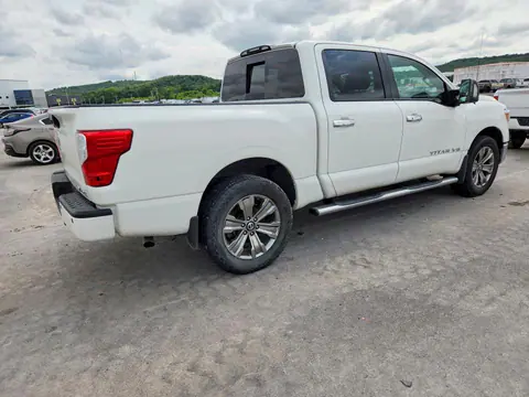 2018 Nissan Titan VIN 1N6AA1E56JN513749 фото 3
