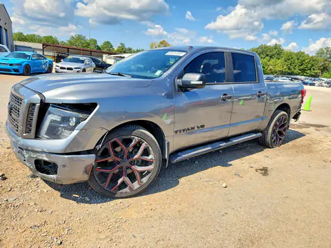 1N6AA1E64JN534379 — 2018 Nissan Titan, Передняя часть (Front End), фото до ремонта