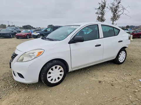 3N1CN7AP7EL837800 — 2014 Nissan Versa, Задняя часть (Rear End), фото до ремонта