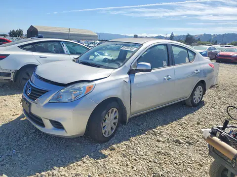 3N1CN7AP9EL868899 — 2014 Nissan Versa, Передняя часть (Front End), фото до ремонта
