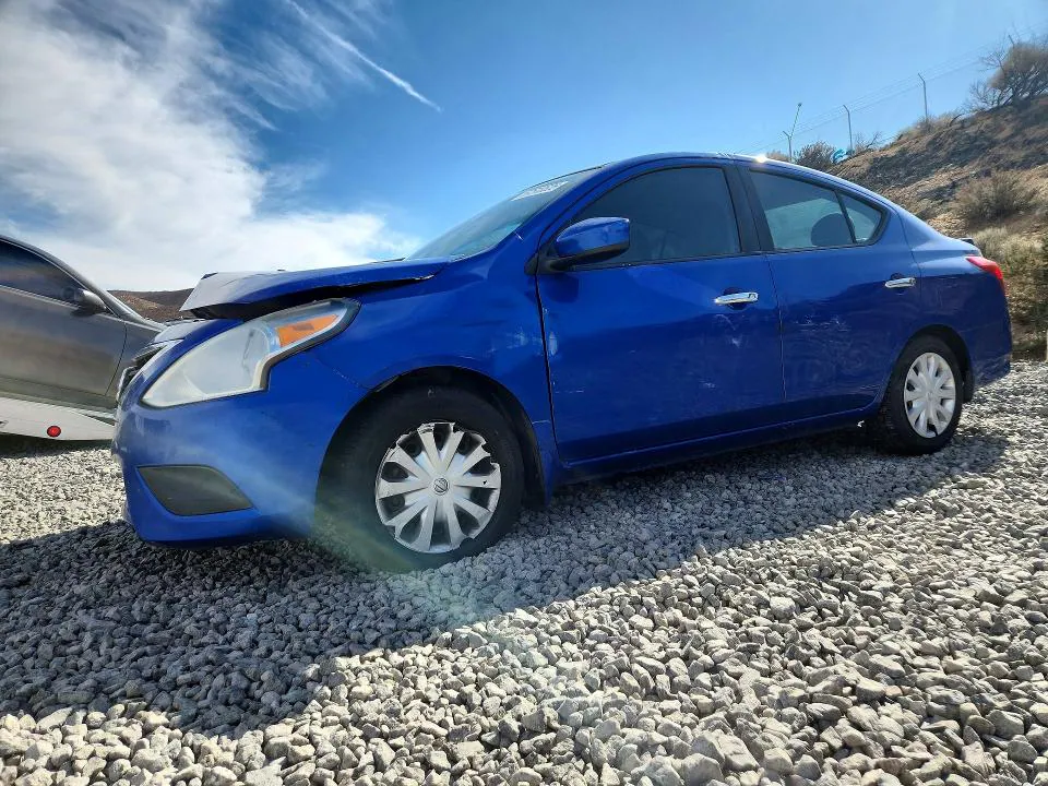 2015 Nissan Versa VIN 3N1CN7AP1FL937604 фото 1
