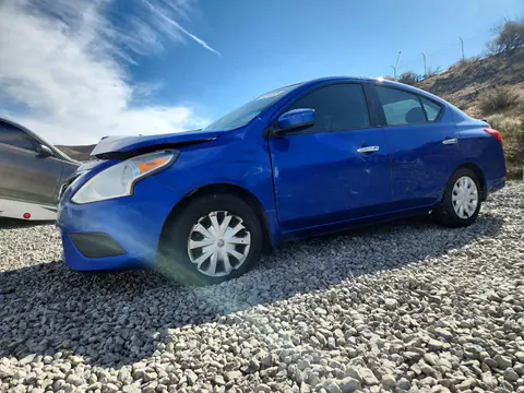 3N1CN7AP1FL937604 — 2015 Nissan Versa, Передняя часть (Front End), фото до ремонта