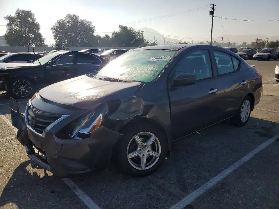 2015 Nissan Versa VIN 3N1CN7AP3FL841618 фото 1