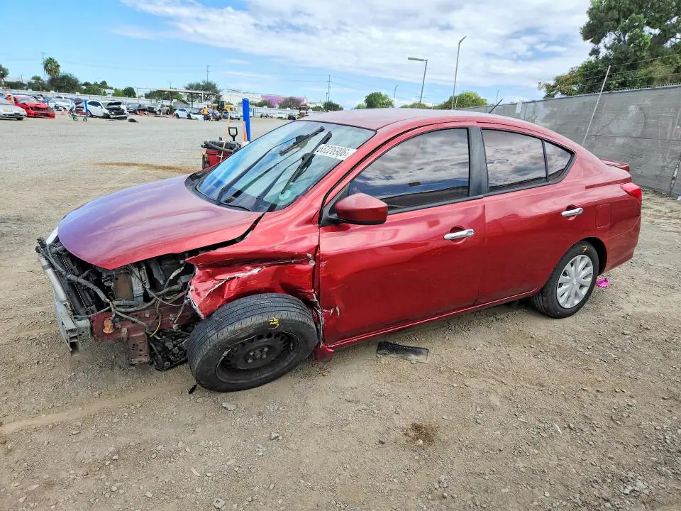 3N1CN7APXGL807547 Nissan Versa 2016 — повреждение Передняя часть, фото до ремонта