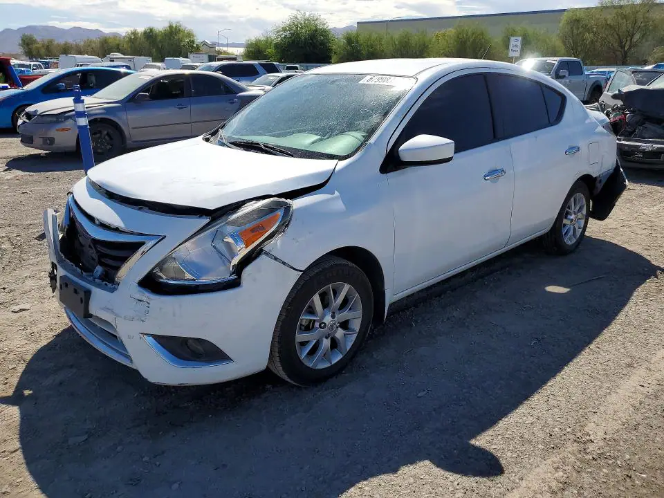 3N1CN7AP9HL869880 Nissan Versa 2017 — повреждение Задняя часть, фото до ремонта