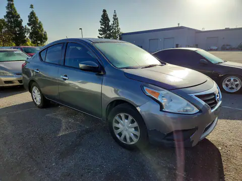 3N1CN7AP2JL885067 — 2018 Nissan Versa, фото 4 с аукциона Copart 13.10.2026, Естественный износ