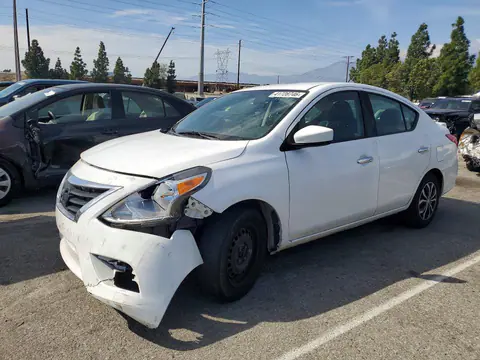3N1CN7AP3KL824196 — 2019 Nissan Versa, Передняя часть (Front End), фото до ремонта