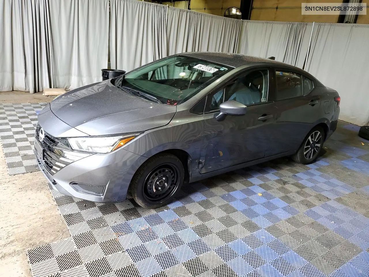 3N1CN8EV2SL872898 Nissan Versa 2025 — повреждение Боковая часть, фото до ремонта