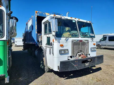 2001 PETERBILT 320 VIN 1NPZH07X71D713046 фото 4