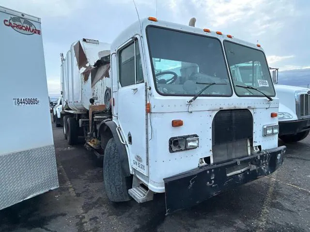 2003 PETERBILT 320 VIN 1NPZLT0X63D713956 фото 1