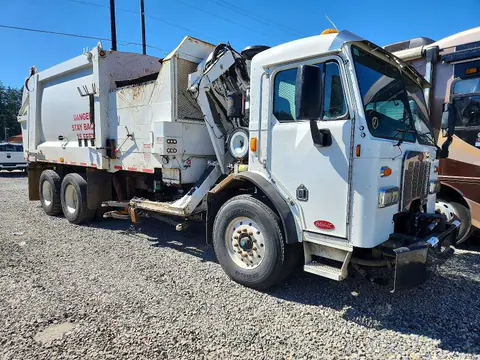 3BPZL70X2DF192856 — 2013 Peterbilt 320, Механические повреждения (Mechanical), фото до ремонта
