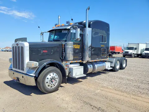 1XPWD49X5DD172303 — 2013 Peterbilt 388, Естественный износ (Normal Wear), фото до ремонта