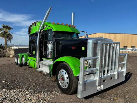 1XPXD49X7KD623894 — 2019 Peterbilt 389, Повреждения со всех сторон (All Over), фото до ремонта