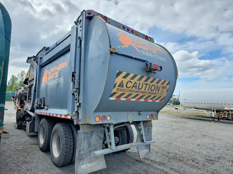 2020 Peterbilt 567 VIN 1NPCL40X0LD686796 фото 2