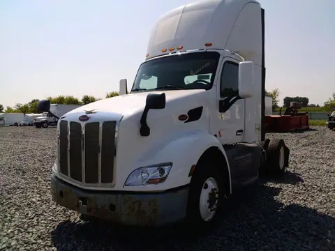 1XPBA48X2GD339861 — 2016 Peterbilt 579, Естественный износ (Normal Wear), фото до ремонта