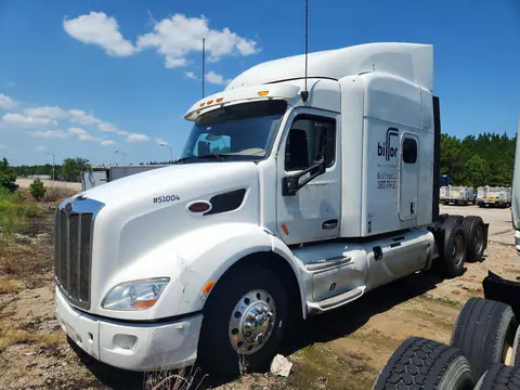 1XPBDP8X2GD371220 — 2016 Peterbilt 579, Передняя часть (Front End), фото до ремонта