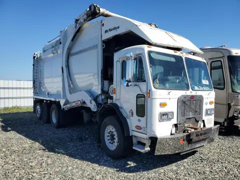 3BPZX20X8DF208582 — 2013 Peterbilt -, Мелкие вмятины и царапины (Minor Dent/Scratches), фото до ремонта