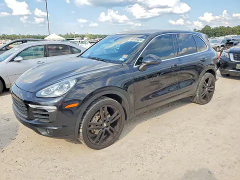 WP1AB2A20FLA56701 — 2015 Porsche Cayenne, Задняя часть (Rear End), фото до ремонта