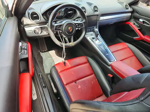 WP0AB2A83JK278332 — 2018 Porsche Cayman, фото 8 с аукциона Copart, Подтопление