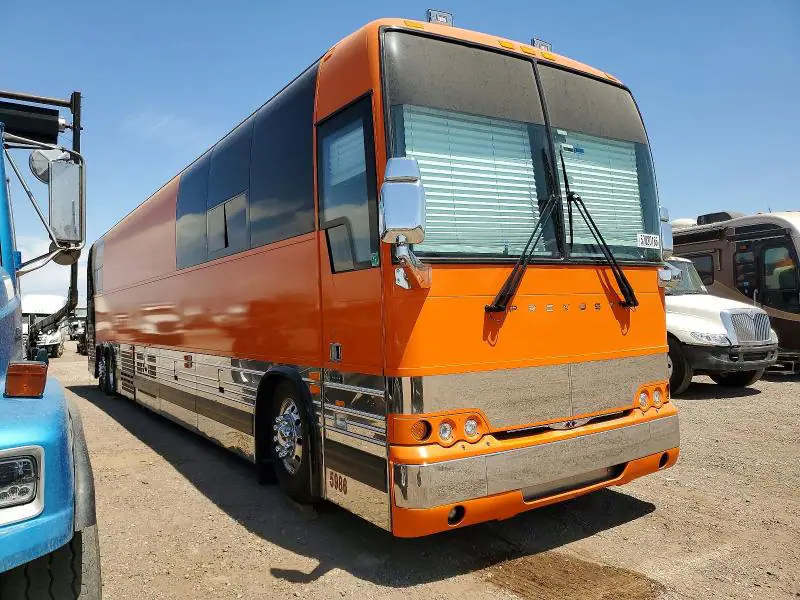 2PCCS3492GC735986 Prevost Unknown 2016 — повреждение Пожар двигателя, фото до ремонта