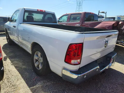 2019 RAM 1500 Classic VIN 3C6JR6DG2KG535907 фото 2