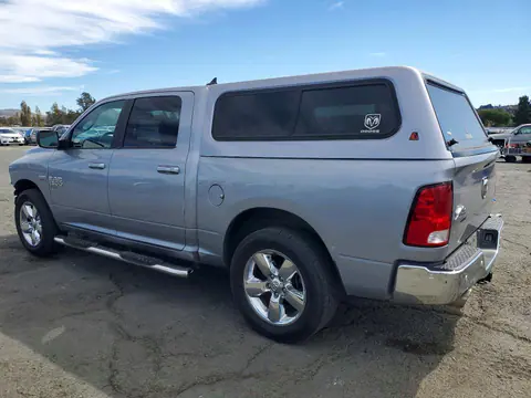 2019 RAM 1500 Classic VIN 1C6RR6LTXKS604076 фото 2