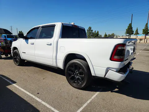 2021 RAM 1500 VIN 1C6SRFJT4MN505050 фото 2