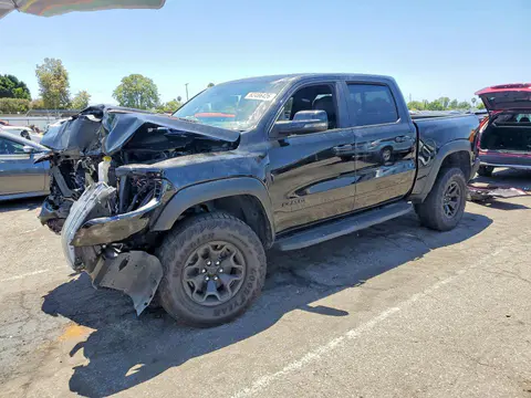 1C6SRFUP0SN634009 — 2025 RAM 1500, Передняя часть (Front End), фото до ремонта
