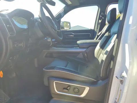 2026 Ram 1500 Laramie VIN 3C6SRFJP2T4175131 фото 7