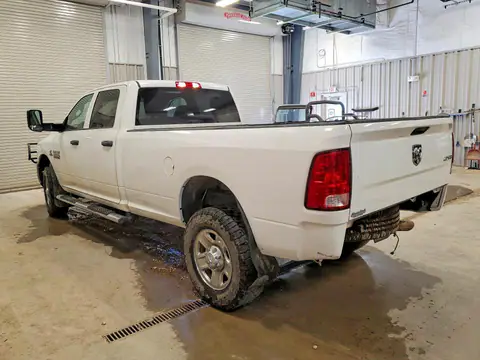 3C6UR5HL1JG295746 — 2018 RAM 2500, фото 2 с аукциона Copart 30.09.2026, Пожар салона