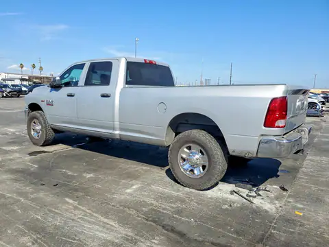 3C6UR5HJ2JG261037 — 2018 RAM 2500, фото 2 с аукциона Copart 30.09.2026, Боковая часть