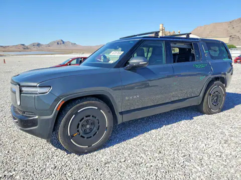 7PDSGBBA6SN052897 — 2025 Rivian R1S, Задняя часть (Rear End), фото до ремонта