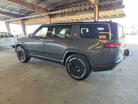 2025 Rivian R1s VIN 7PDSGBBA3SN048046 фото 2