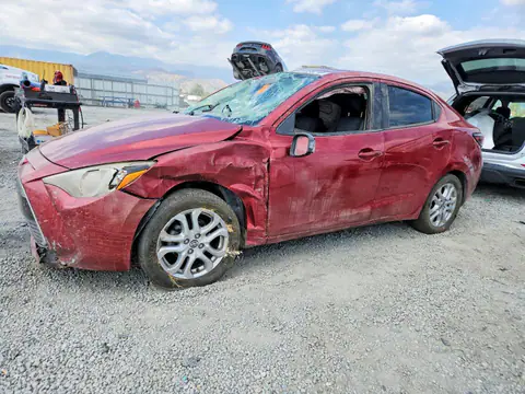 3MYDLBZV4GY139763 — 2016 Scion iA, Опрокидывание (Rollover), фото до ремонта