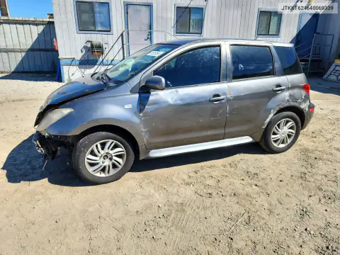 JTKKT624640069339 — 2004 Scion XA, Передняя часть, фото до ремонта