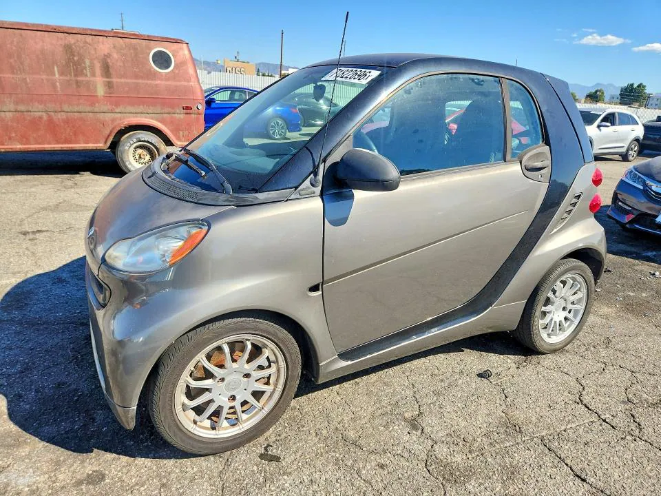 2011 SMART FORTWO VIN WMEEJ3BA2BK437548 фото 1