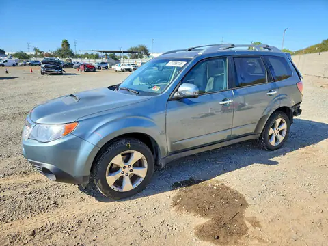 JF2SHGGC2DH420863 — 2013 Subaru Forester, Задняя часть (Rear End), фото до ремонта