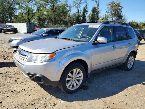 JF2SHAEC0DH428623 — 2013 Subaru Forester, Задняя часть, фото до ремонта