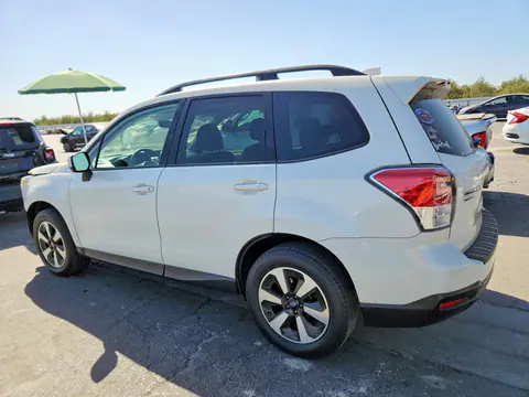2017 Subaru Forester VIN JF2SJAGC0HH571174 фото 2