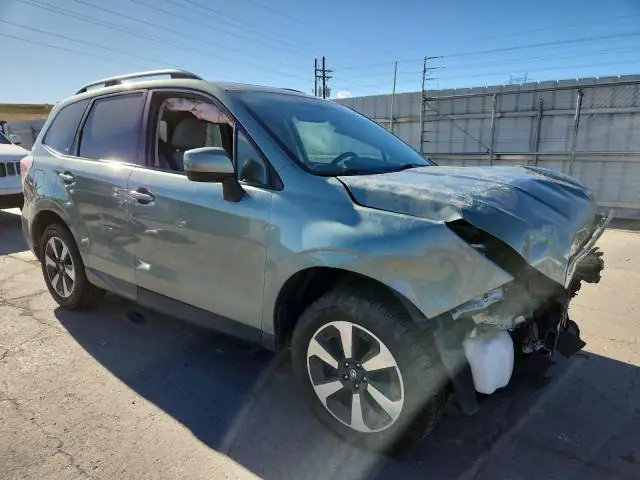 JF2SJAEC4HH517461 — 2017 Subaru Forester, фото 4 с аукциона Copart 14.10.2026, Передняя часть